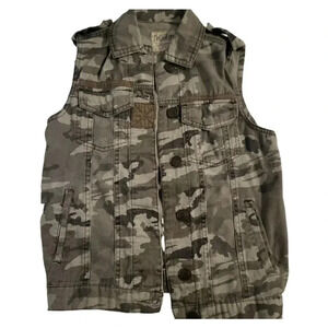 Dolled Up Camouflage Army Green‎ Camo Vest - Size XS